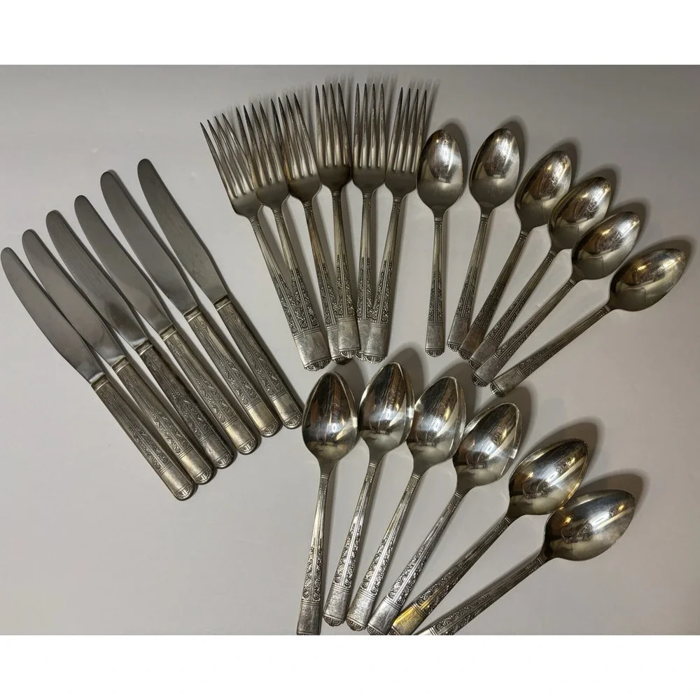 LOT OF 24PC Oakleigh Royal York Silverplate Tudor Flatware Oneida Community 1937